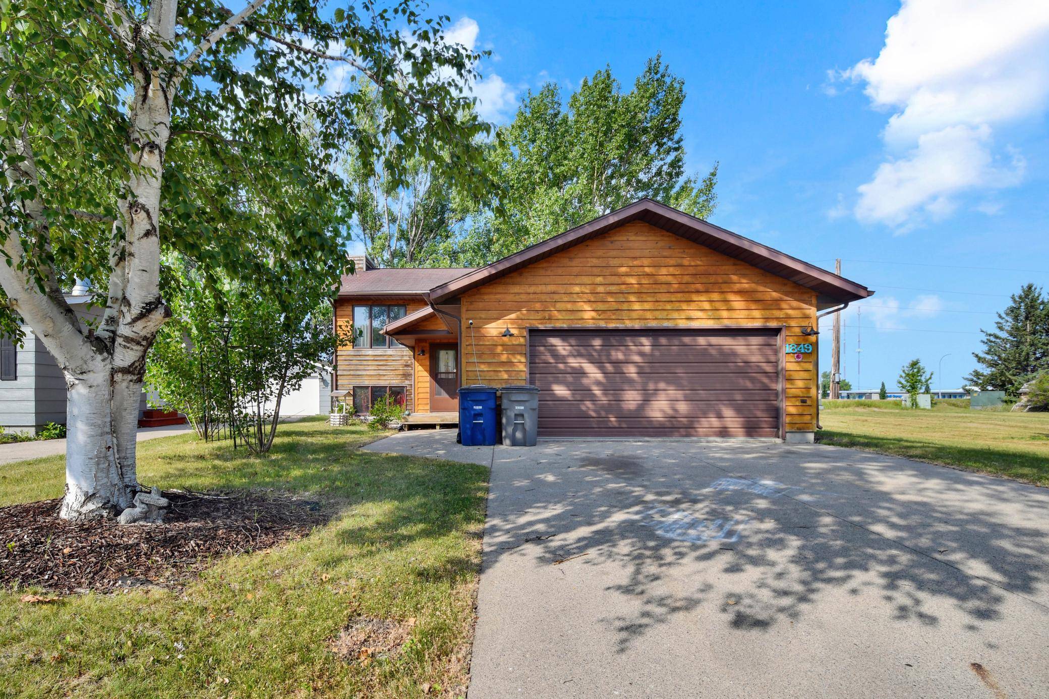 1849 29th Street CIR S, Moorhead, MN 56560