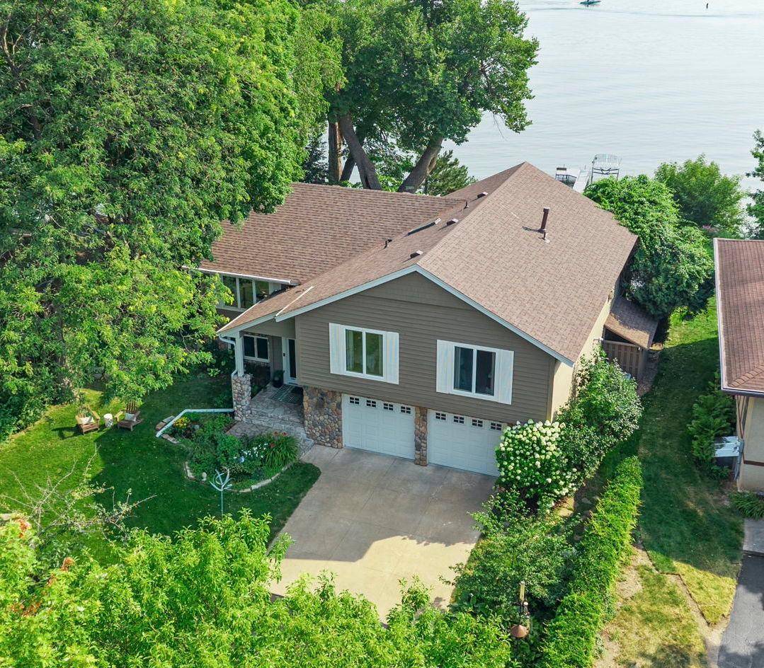 162 Peninsula RD, Medicine Lake, MN 55441