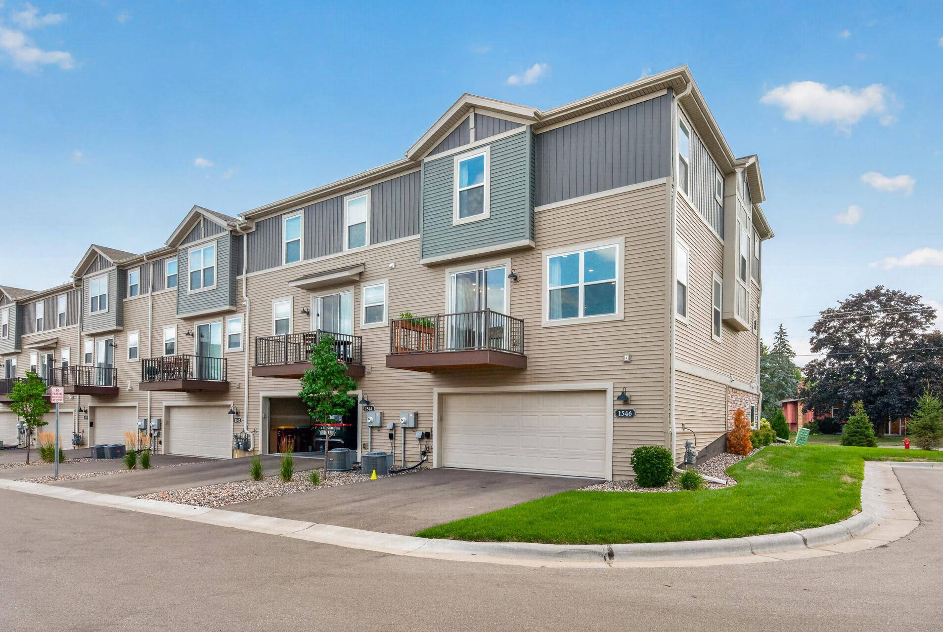 1546 Timberwood LN, West Saint Paul, MN 55118
