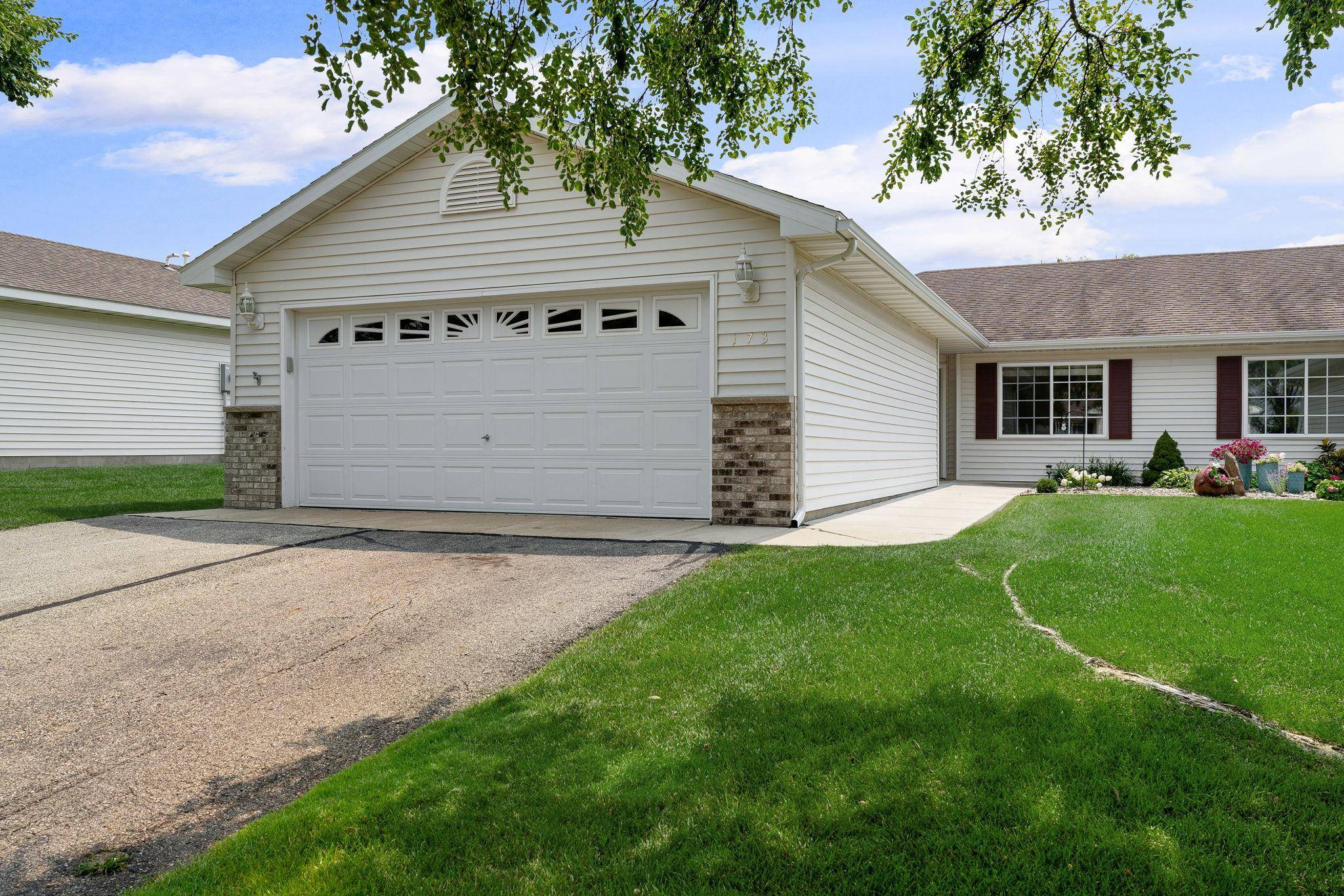 173 Cedar Cove LN, Owatonna, MN 55060