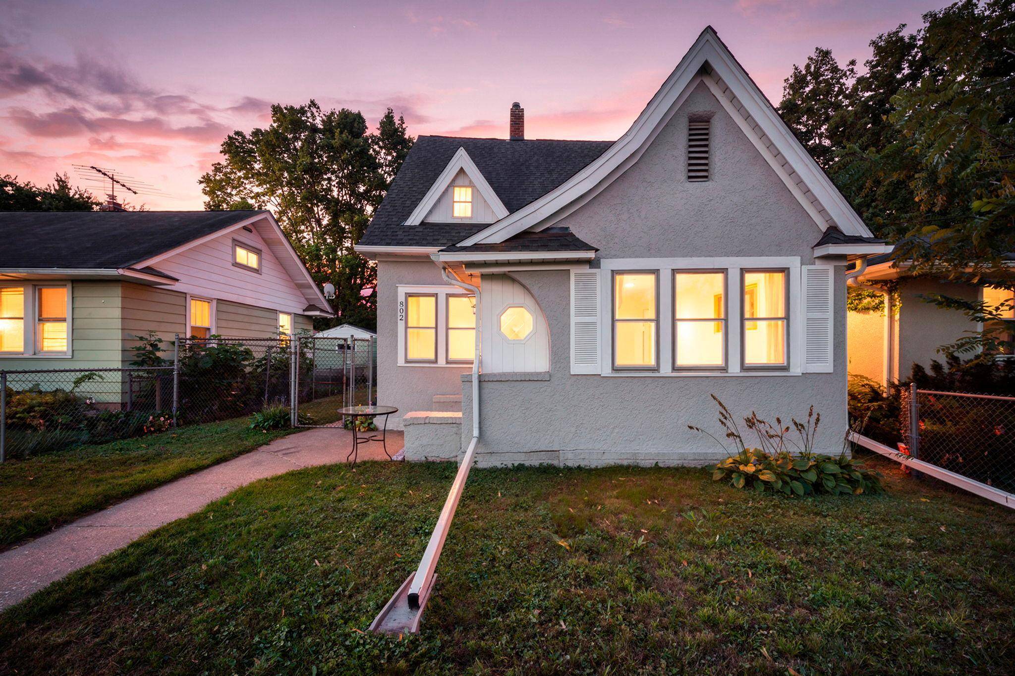 802 Fuller AVE, Saint Paul, MN 55104
