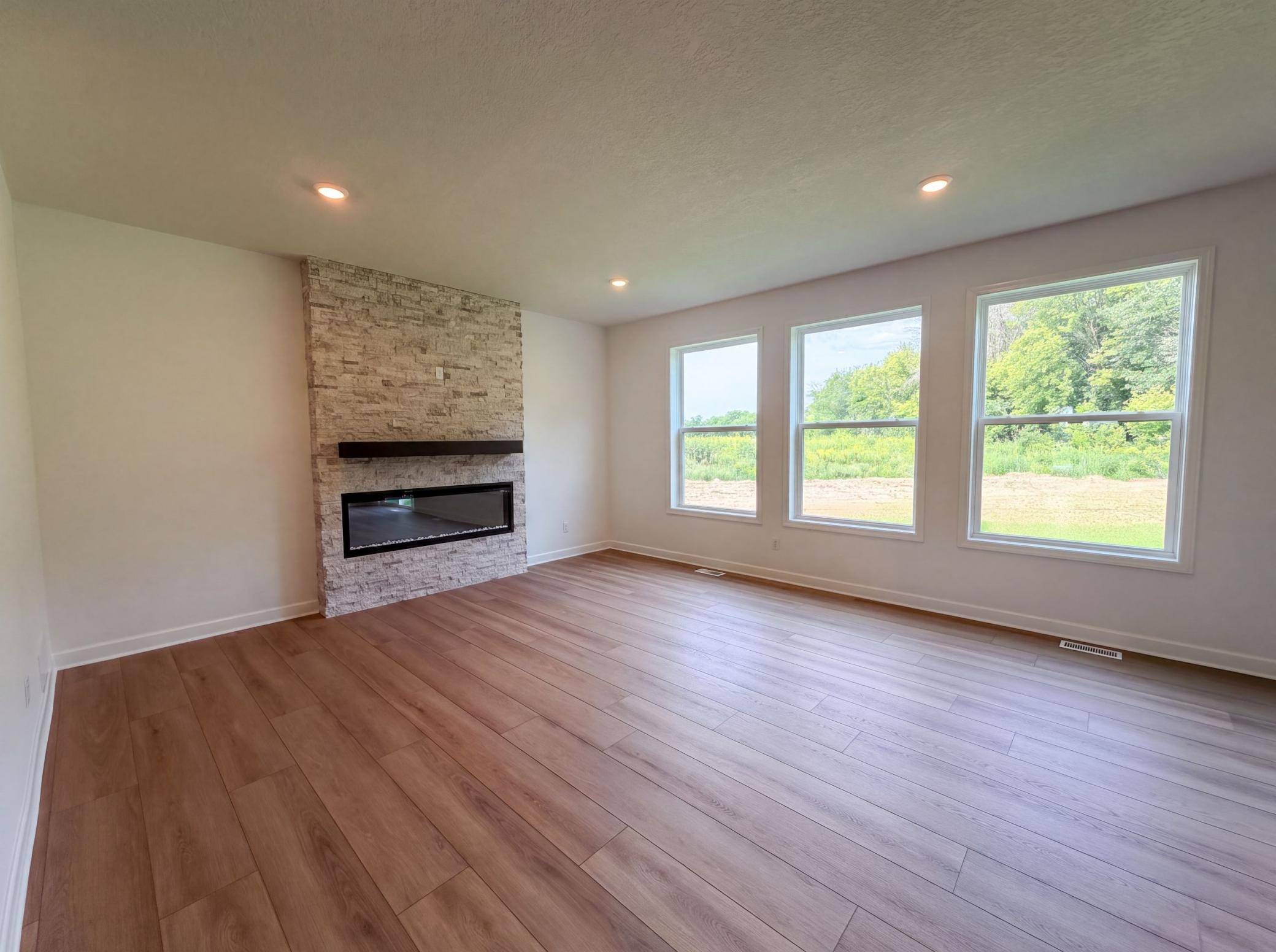 843 Londonderry LN NW, Rochester, MN 55901