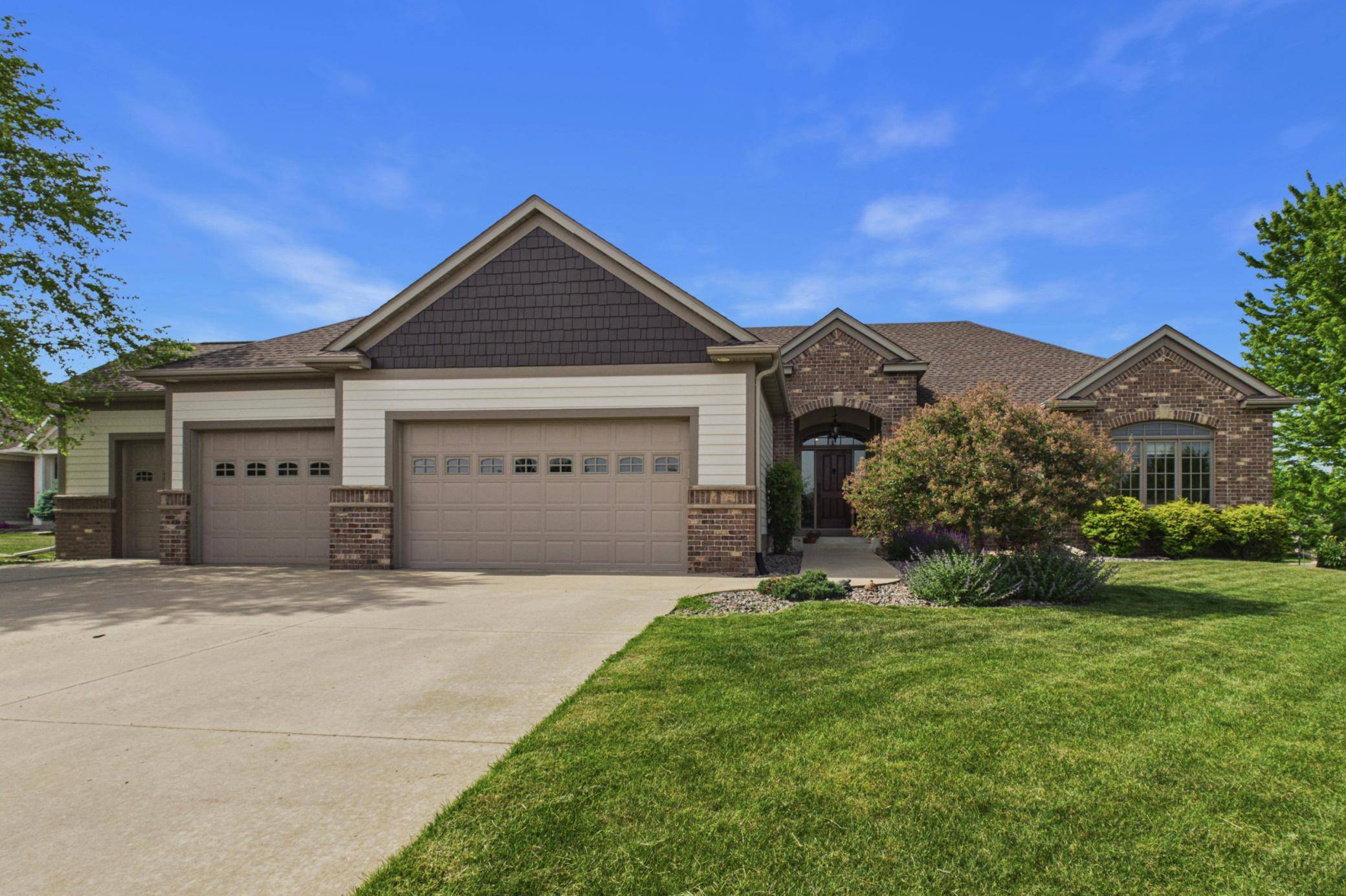 1545 Century Knoll LN NE, Rochester, MN 55906