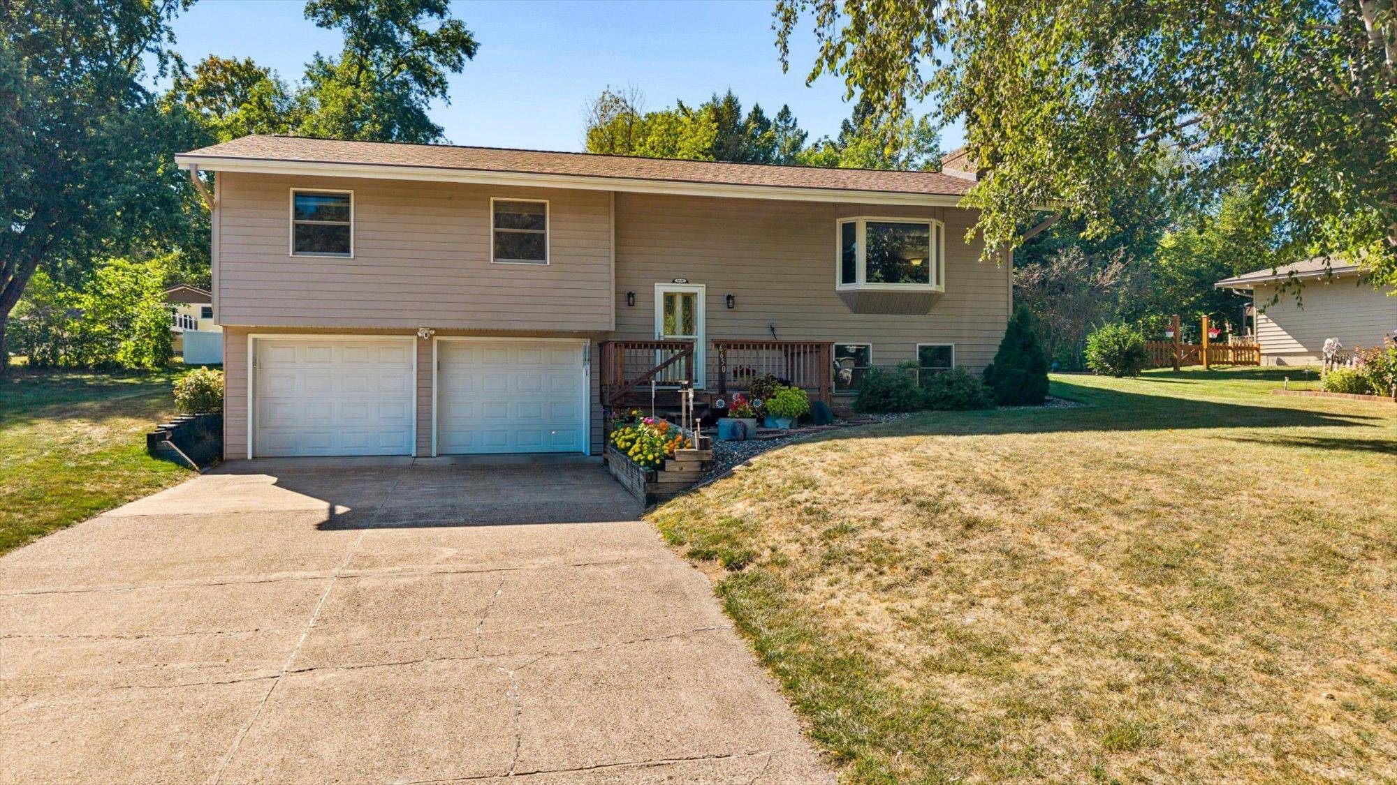 6650 Maple DR, Rockford, MN 55373