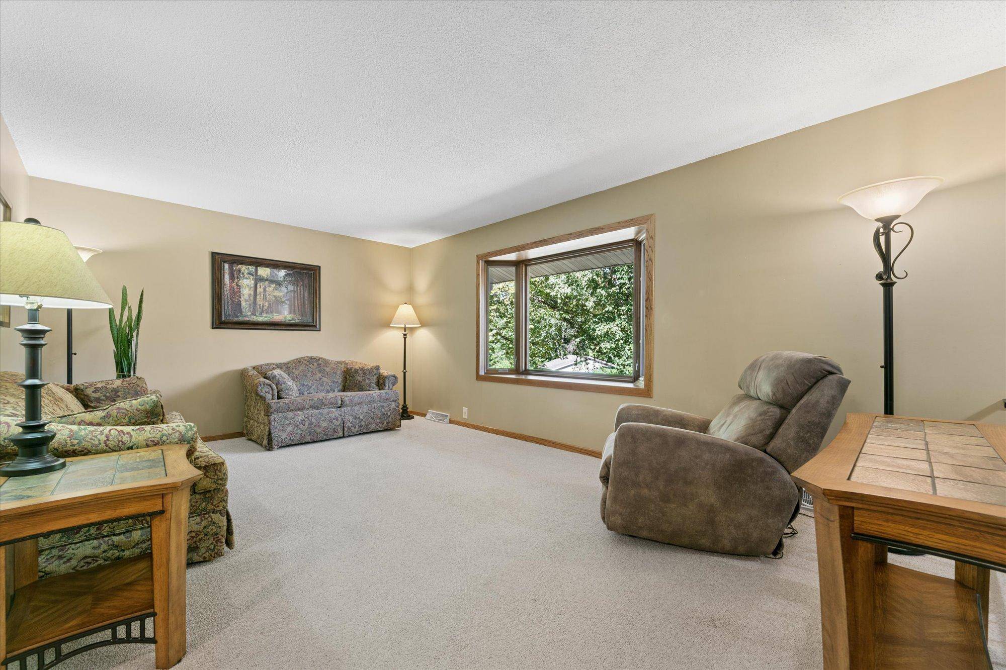 6650 Maple DR, Rockford, MN 55373
