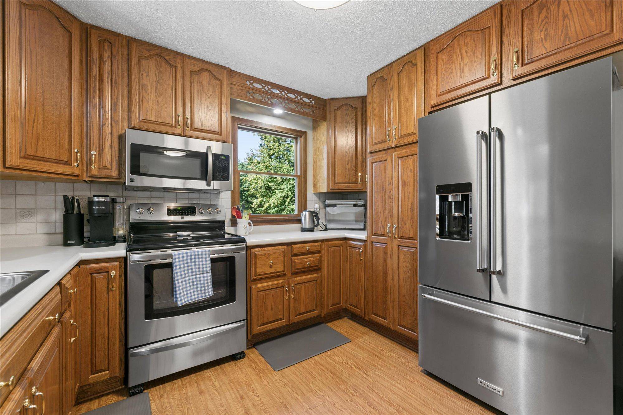 6650 Maple DR, Rockford, MN 55373