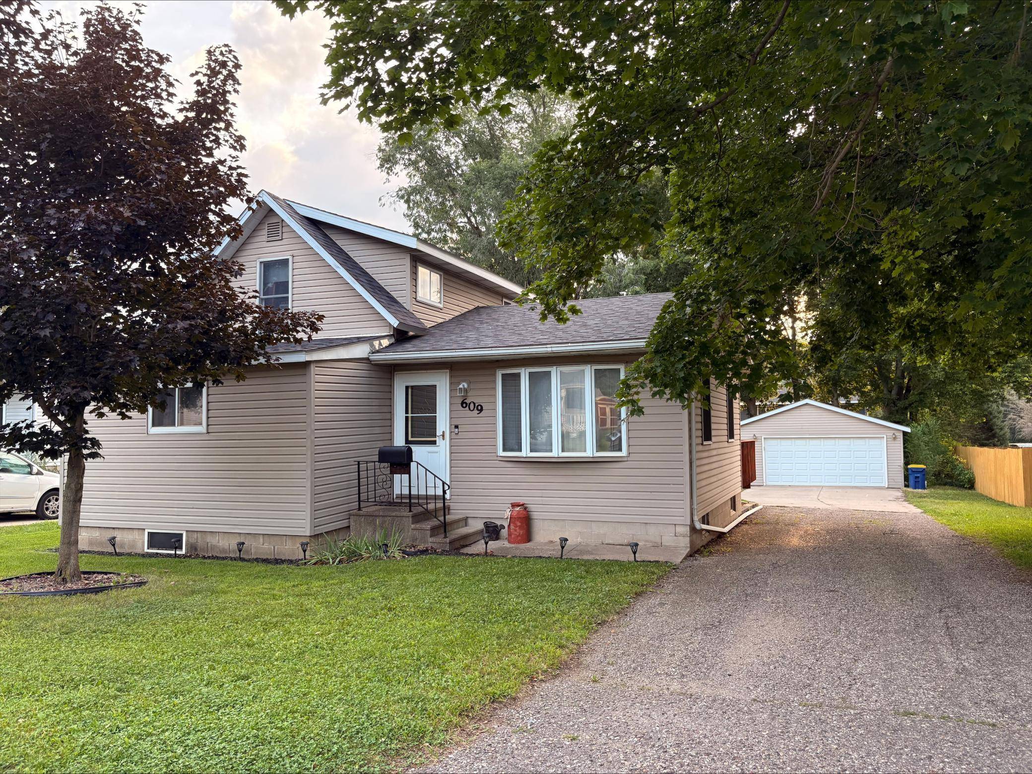 609 Short ST, Faribault, MN 55021