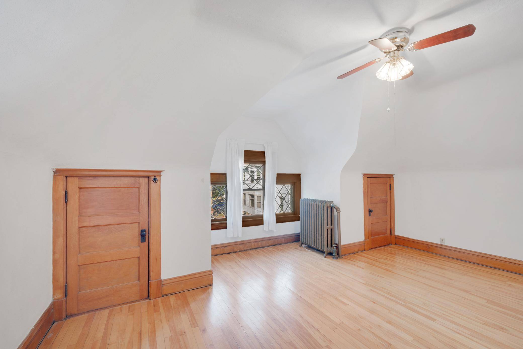 911 Lincoln AVE #CH, Saint Paul, MN 55105