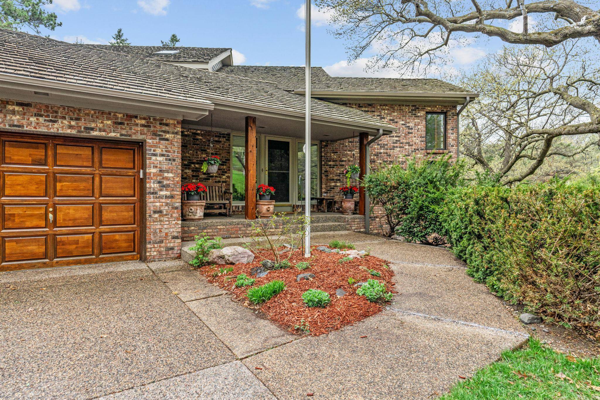 5811 Shannon DR, Edina, MN 55439