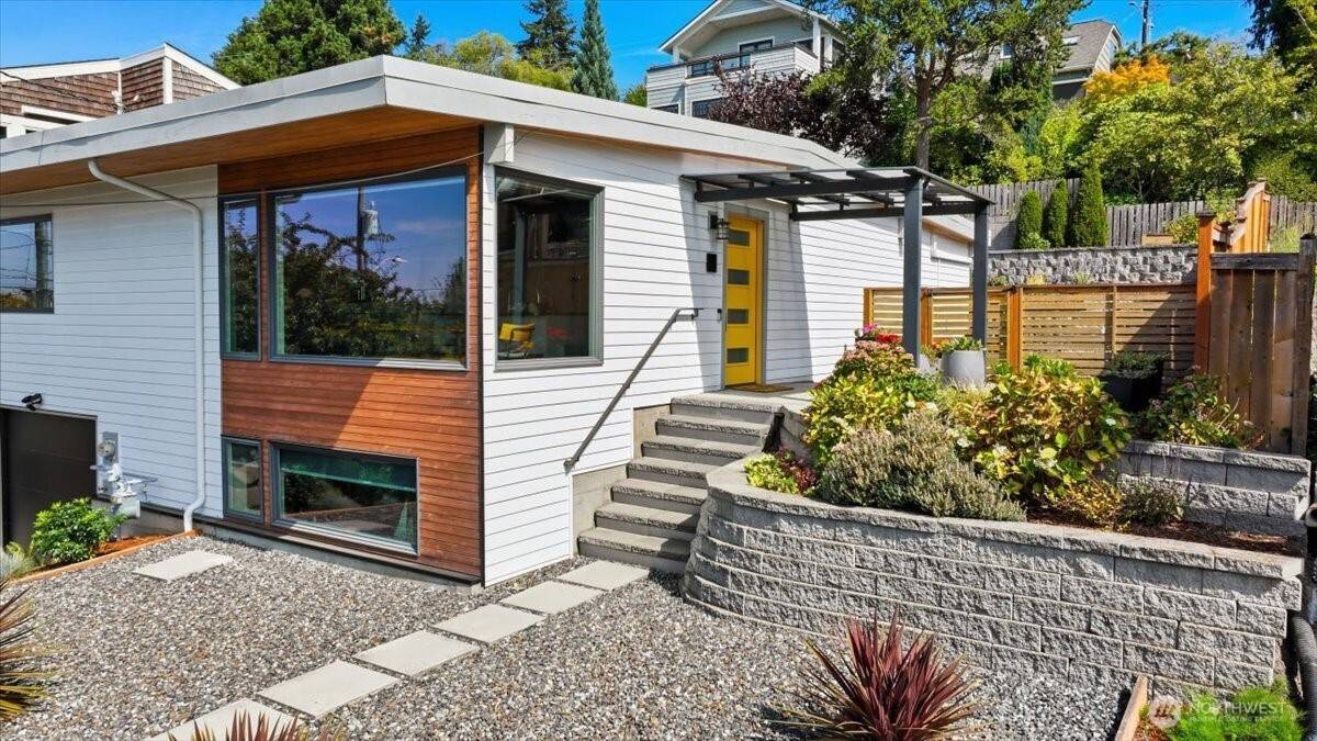 2568 13th AVE W, Seattle, WA 98119
