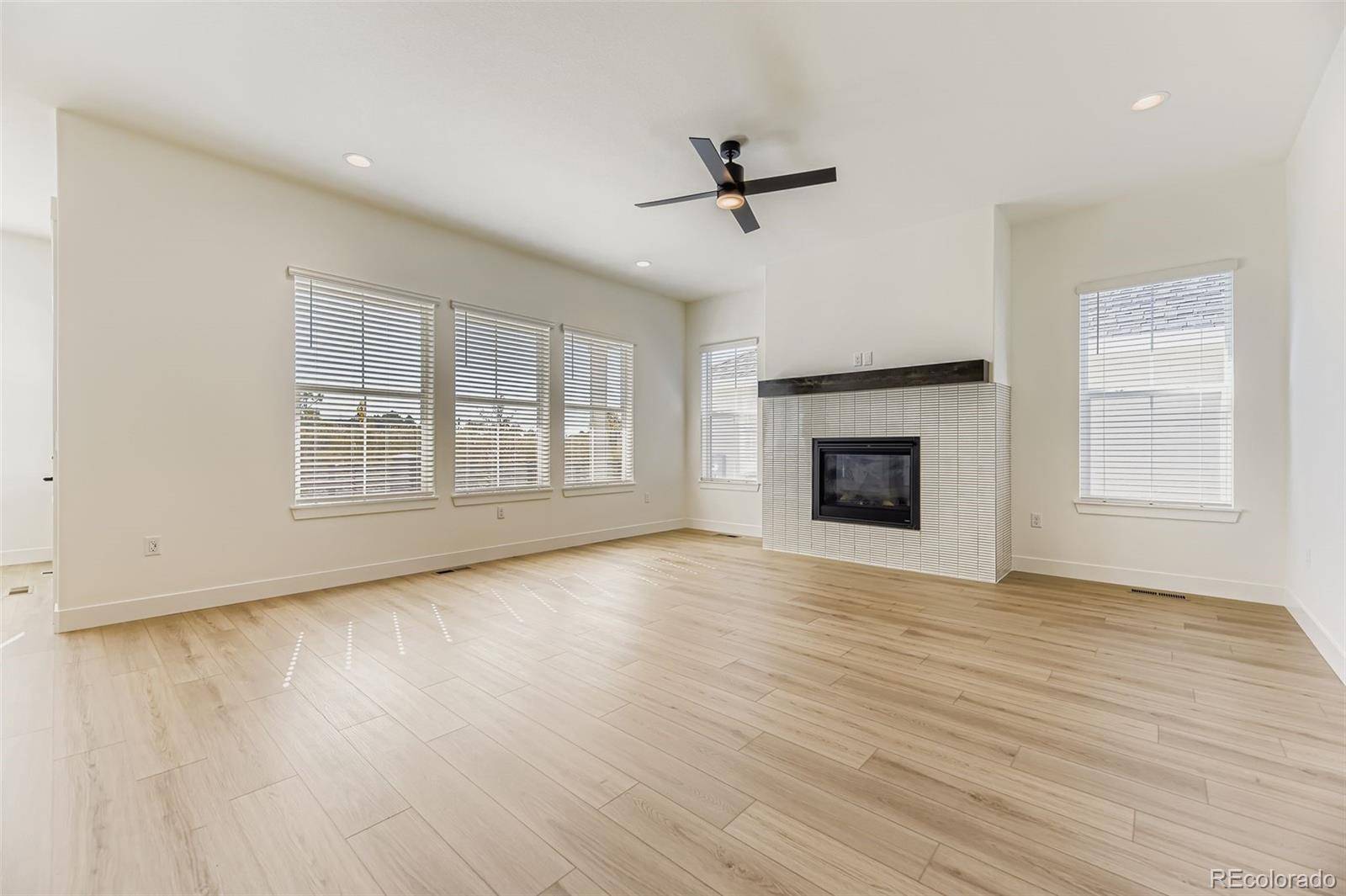 9046 S Shawnee CT, Aurora, CO 80016