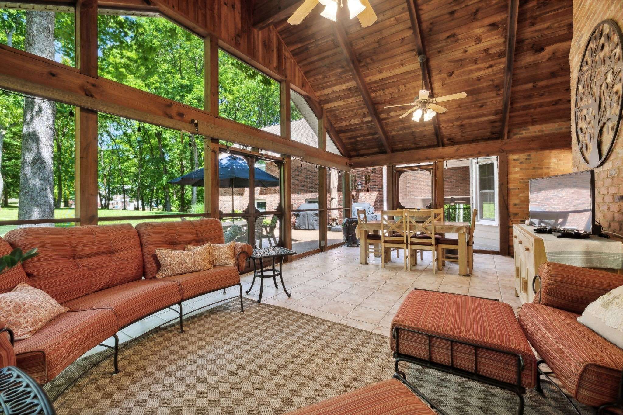 3208 Thoroughbred Dr, Hermitage, TN 37076