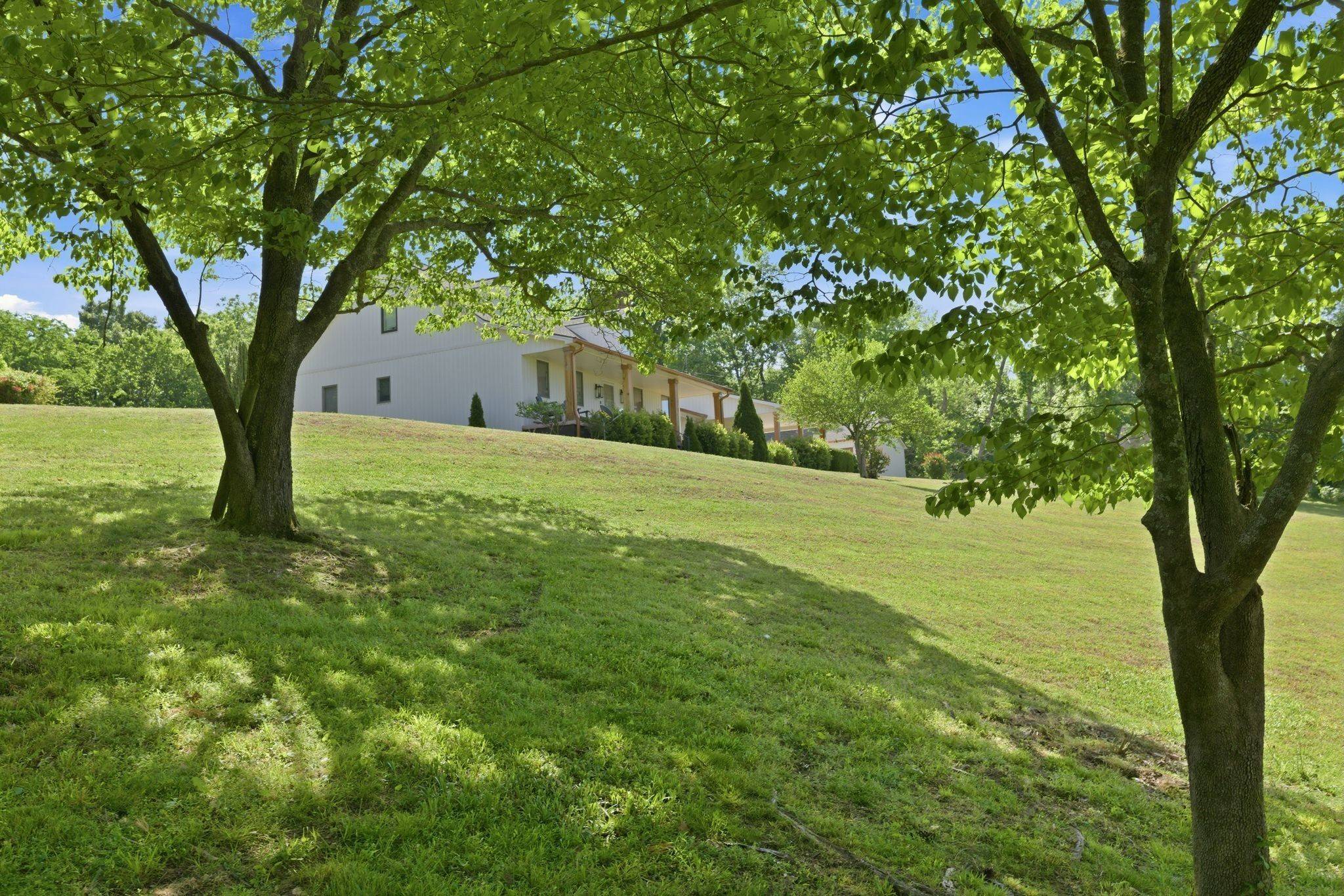 881 Mount Olivet Rd, Columbia, TN 38401