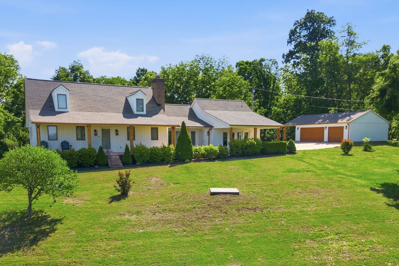 881 Mount Olivet Rd, Columbia, TN 38401