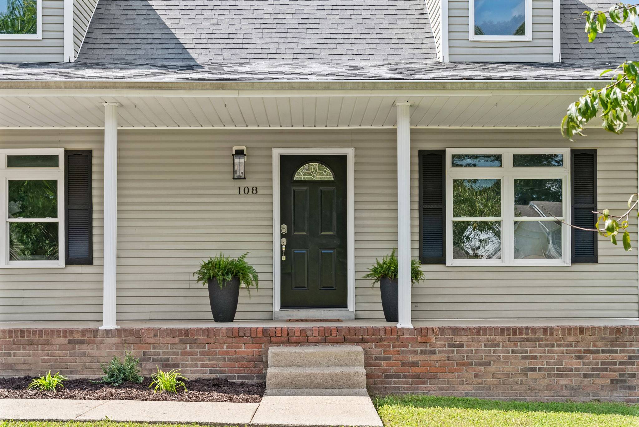108 Oak Tree Dr, Oak Grove, KY 42262