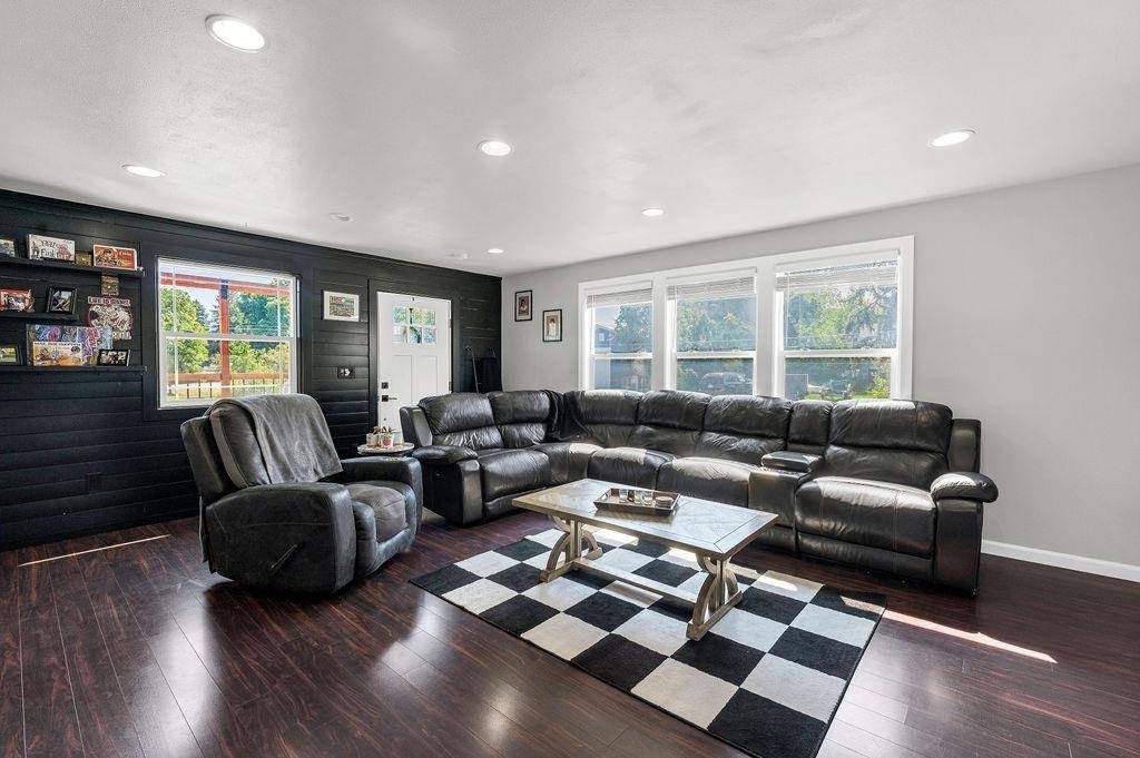 8809 E Cataldo Ave, Spokane Valley, WA 99212