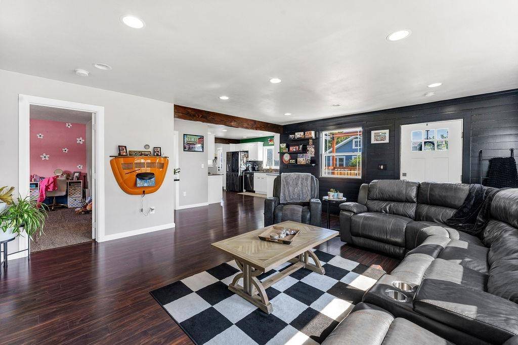 8809 E Cataldo Ave, Spokane Valley, WA 99212
