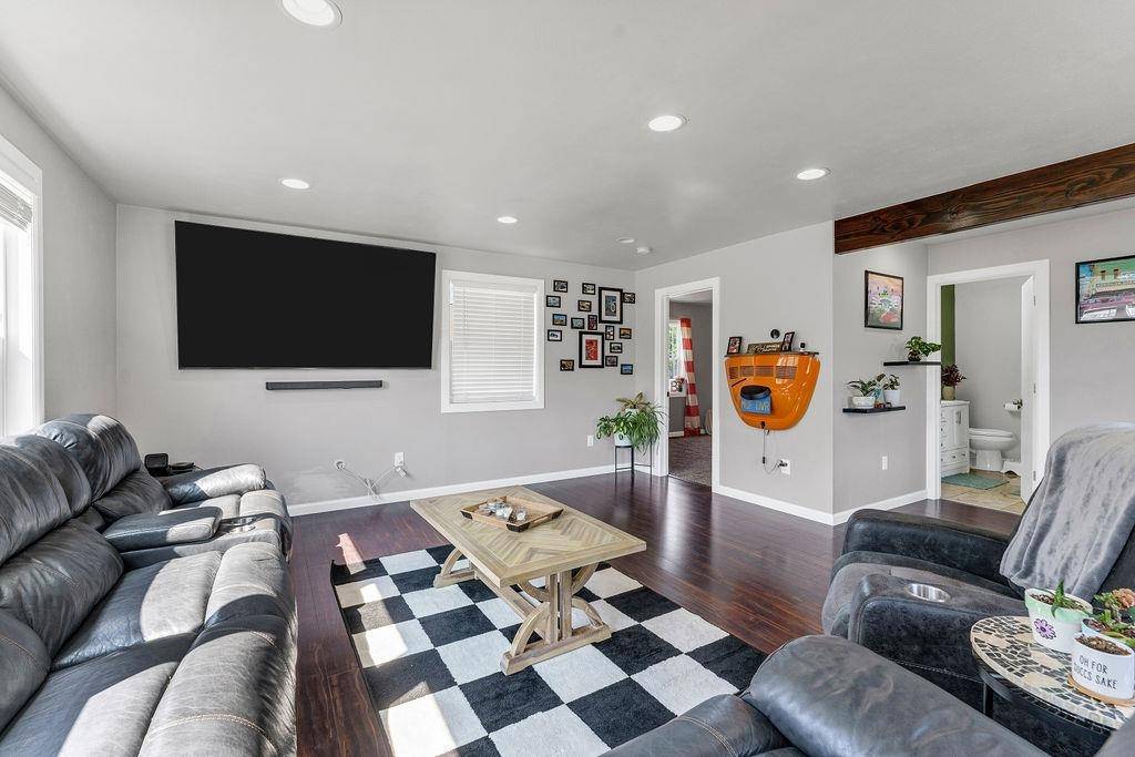 8809 E Cataldo Ave, Spokane Valley, WA 99212
