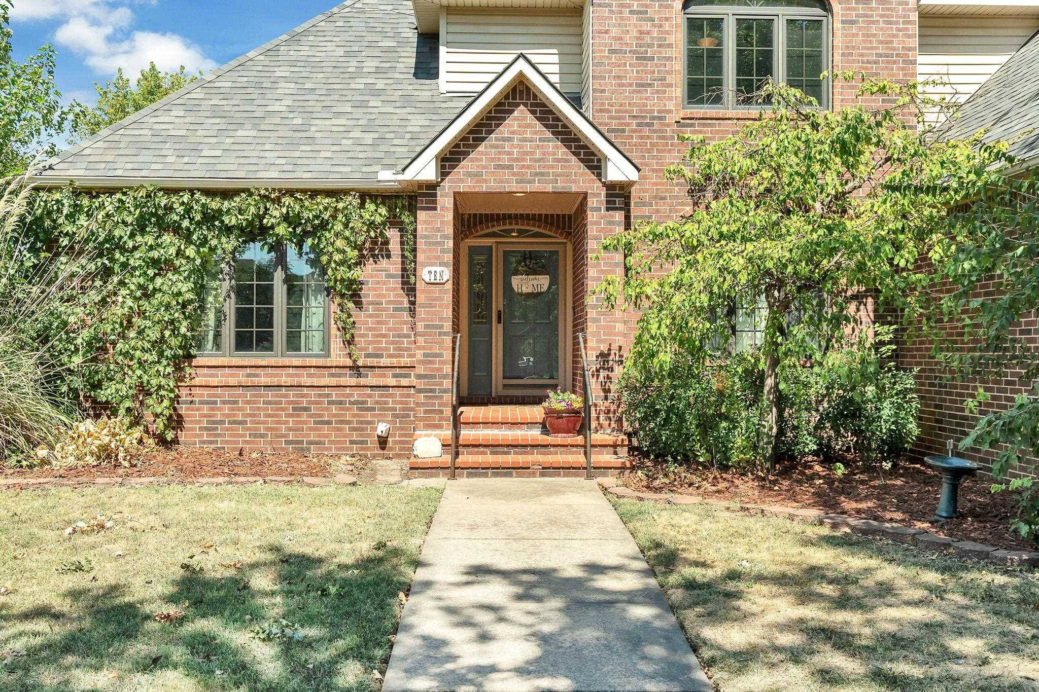 10 E Flanigan Dr, Augusta, KS 67010
