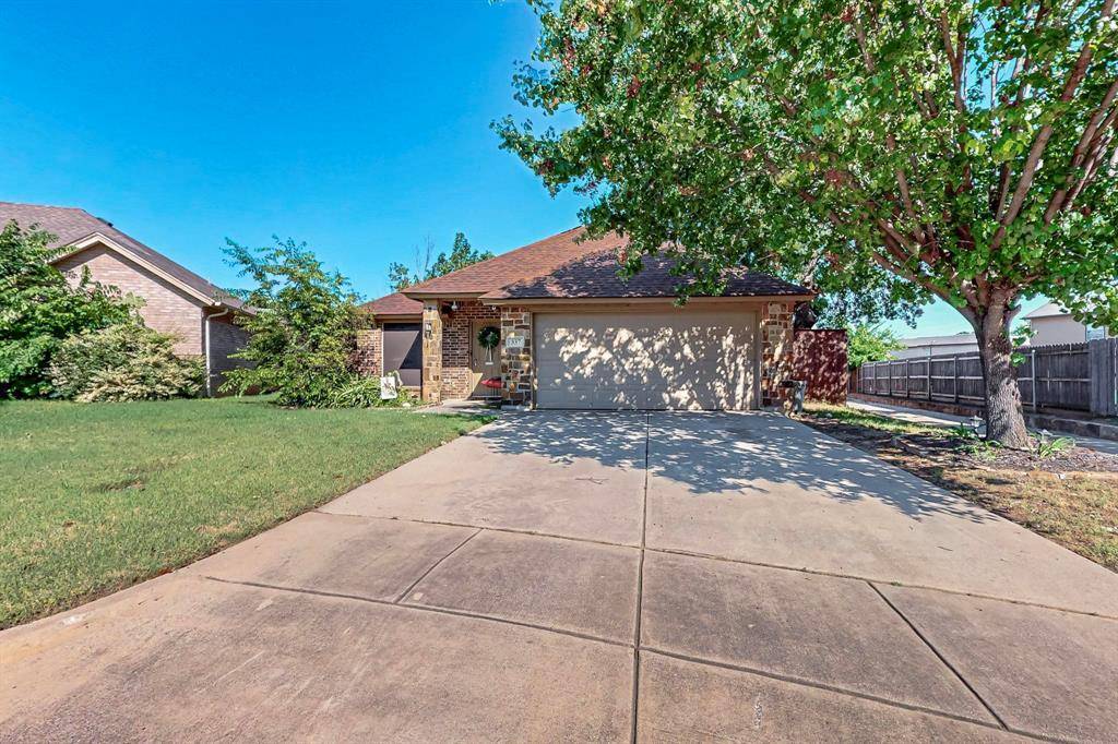 337 Grace Circle, Hurst, TX 76053