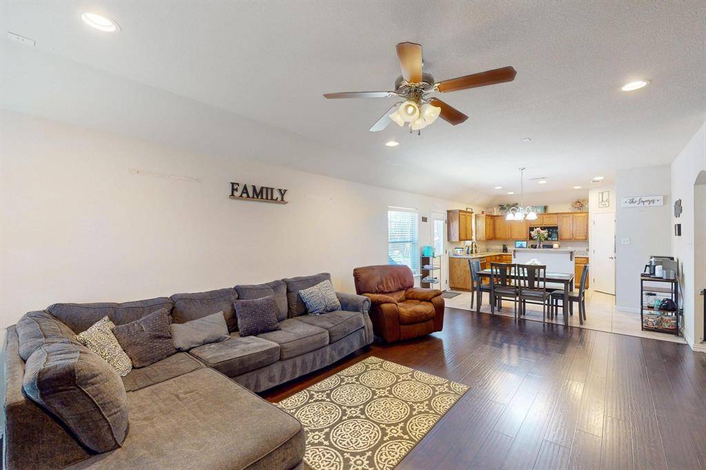 337 Grace Circle, Hurst, TX 76053