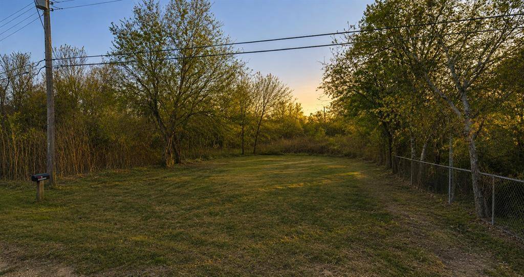 301 E 20th Street #A, Bellmead, TX 76705