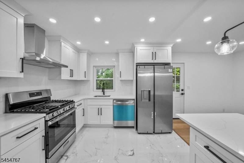 1834 Holly Rd, North Brunswick Twp., NJ 08902