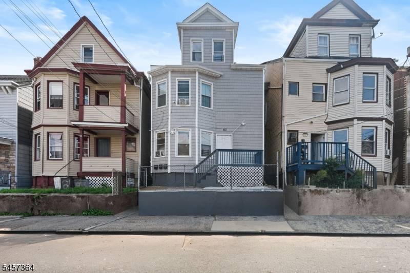 83 Mercer St, Paterson City, NJ 07524