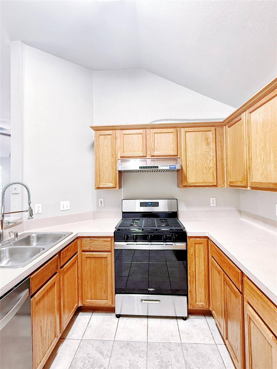 1581 Parkfield CIR, Round Rock, TX 78664