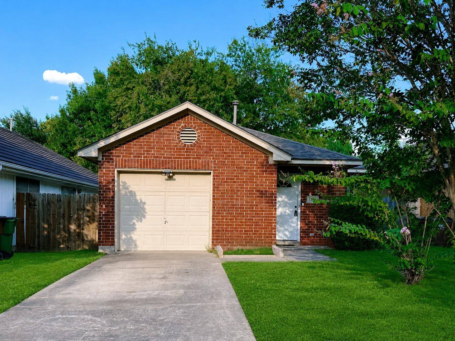 1581 Parkfield CIR, Round Rock, TX 78664