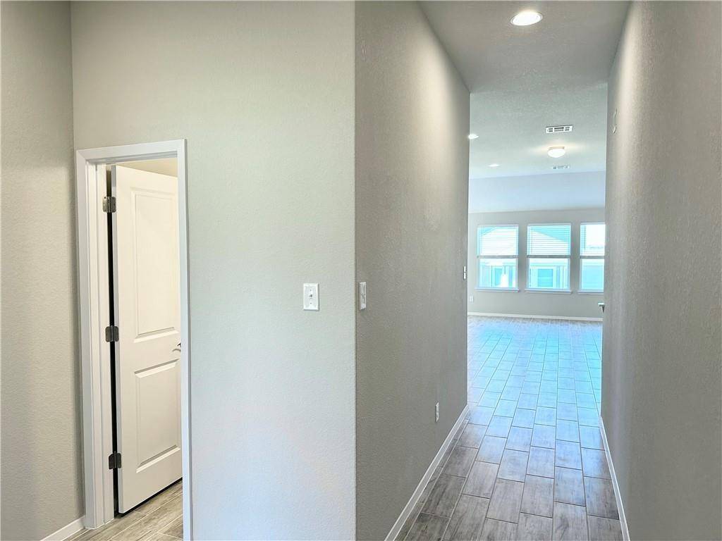 131 Spiny Lizard LN, San Marcos, TX 78666