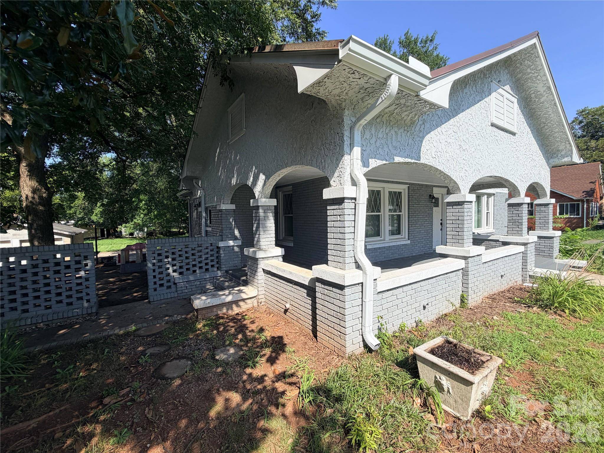 2709 N Main AVE, Newton, NC 28658
