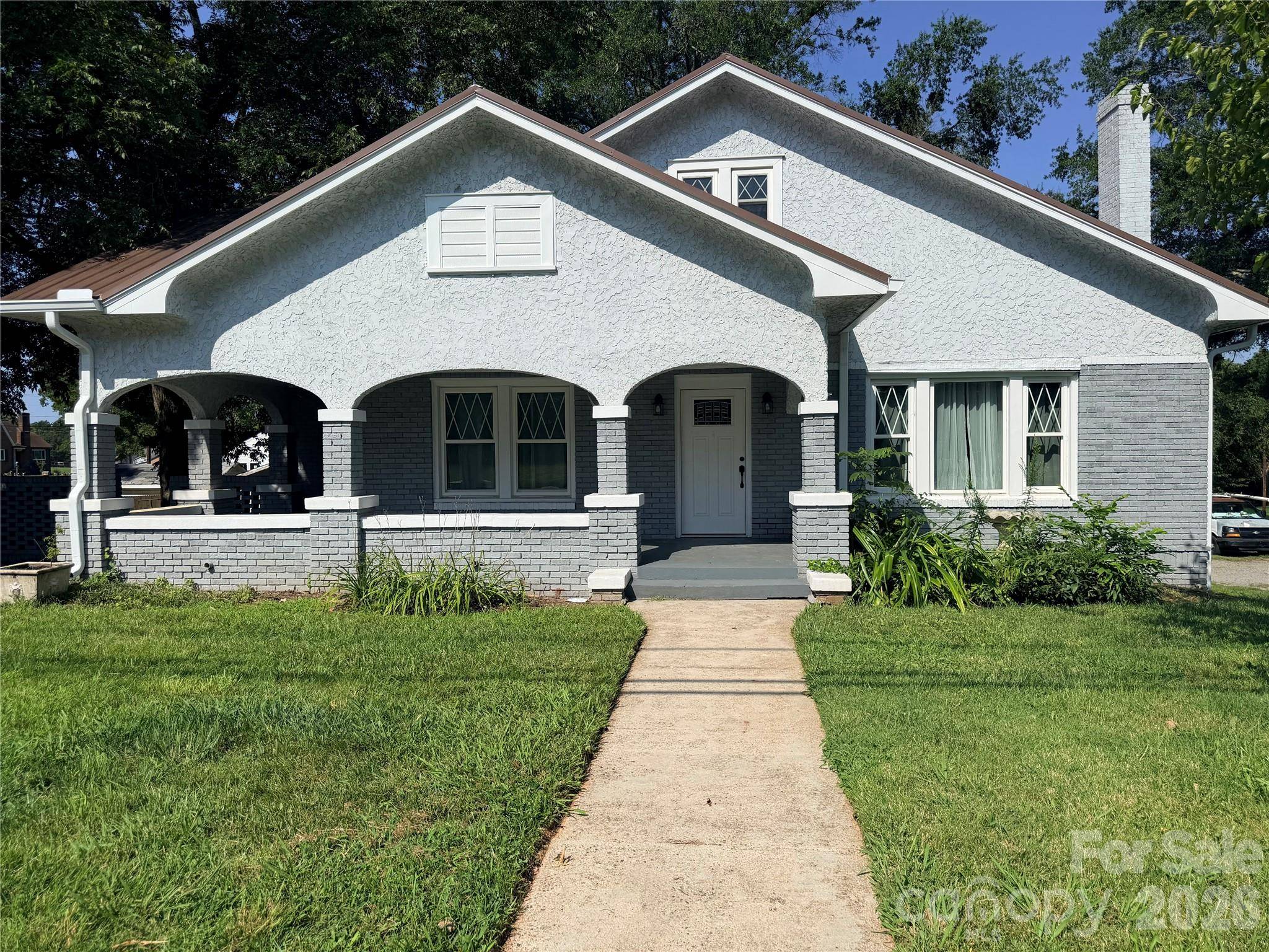 2709 N Main AVE, Newton, NC 28658