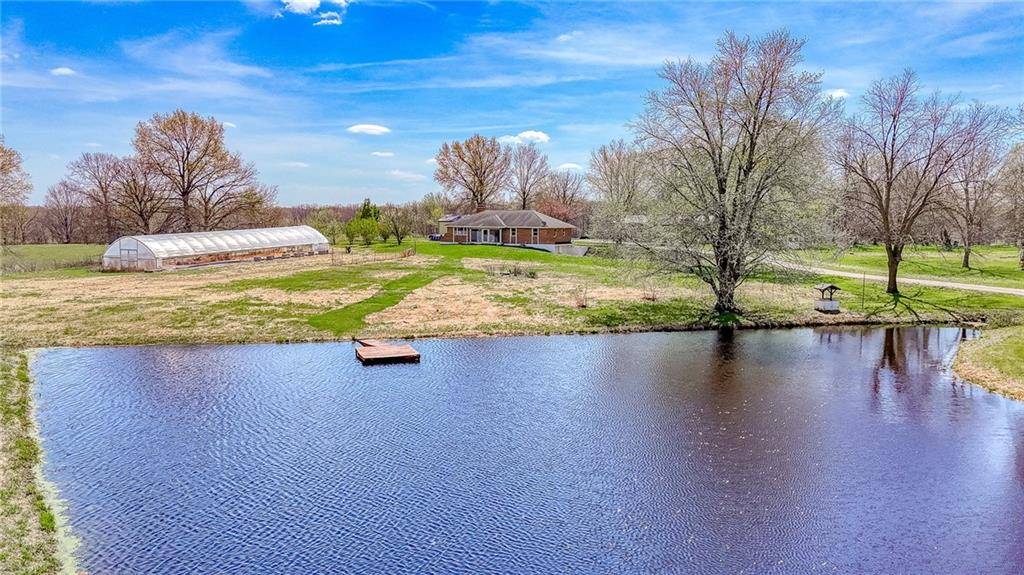 450 SW 725 RD, Chilhowee, MO 64733