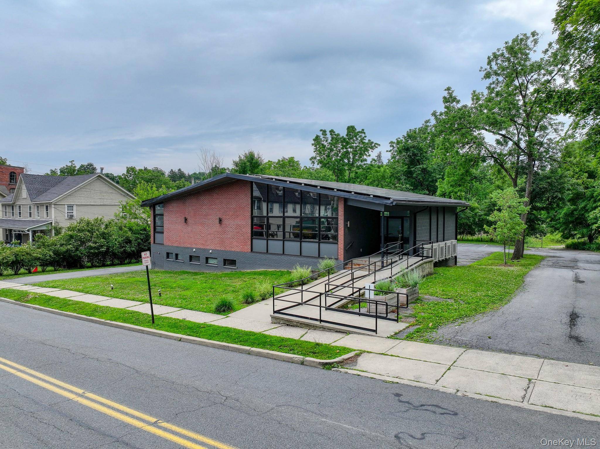 23 West ST #Upper Level, Warwick, NY 10990