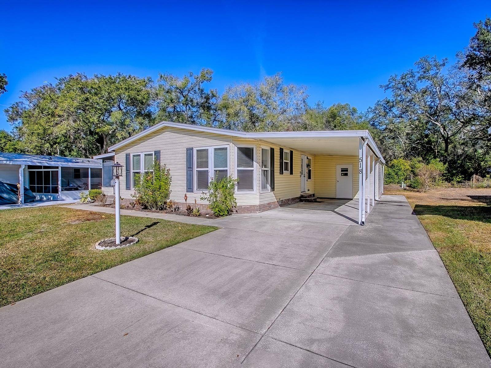 518 SAINT ANDREWS BLVD, Lady Lake, FL 32159