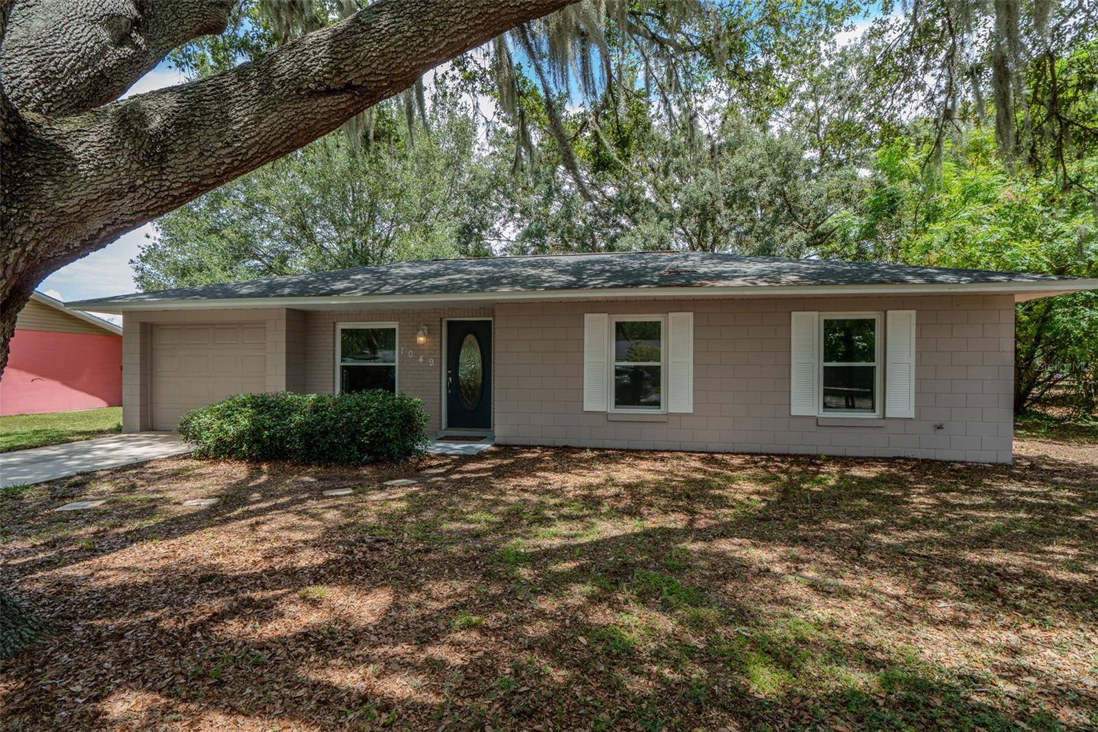 1049 BIRCH BLVD, Tavares, FL 32778