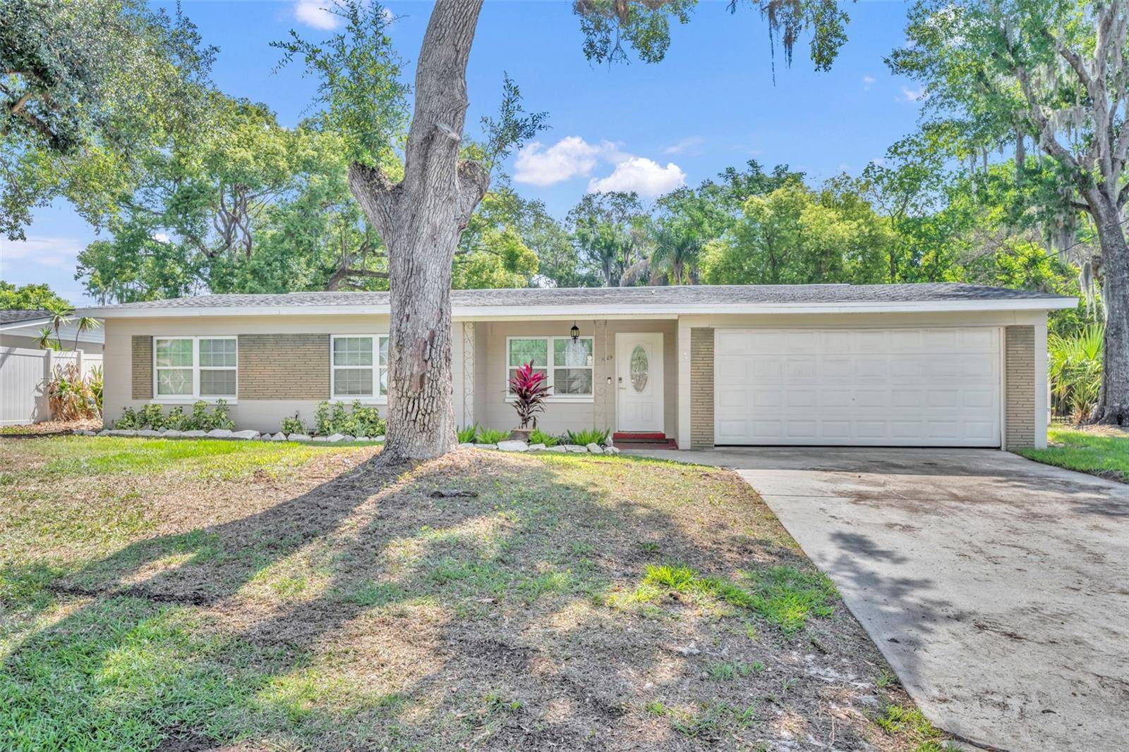 1009 LAKE BELL DR, Winter Park, FL 32789