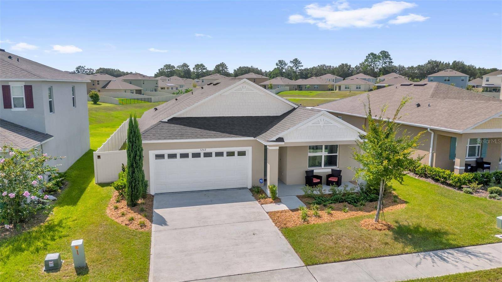 5242 MAHOGANY DR, Mount Dora, FL 32757