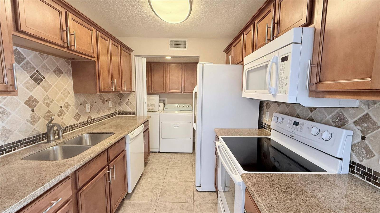 524 ORANGE DR #11, Altamonte Springs, FL 32701