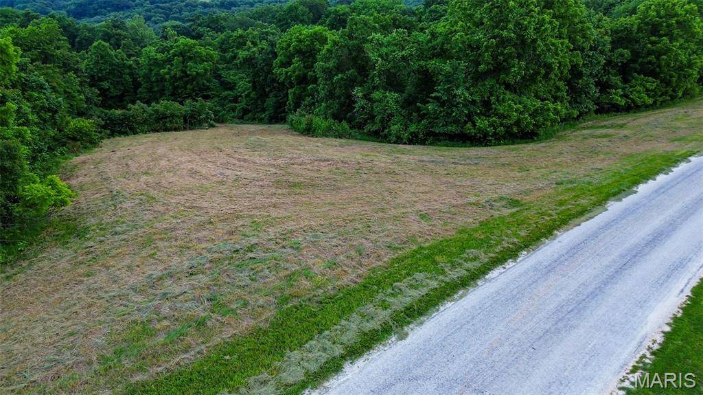 2251 Plummer Hill RD, Hardin, IL 62047
