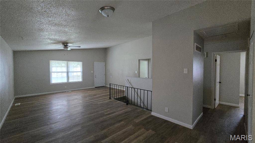 11289 Aspen Woods DR, St Louis, MO 63138