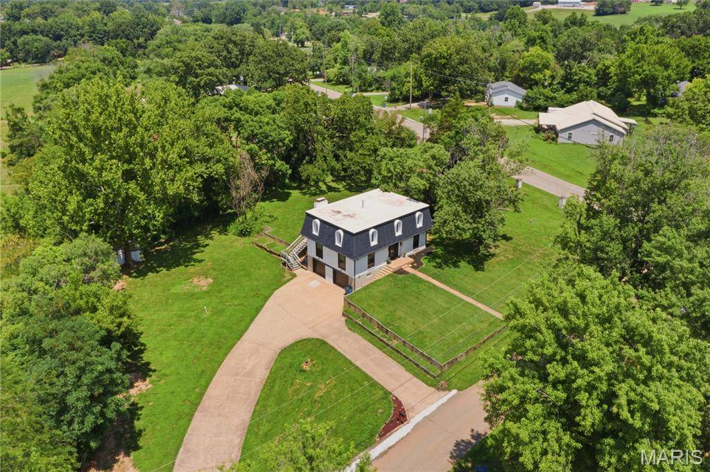 301 Sunset LN, Potosi, MO 63664