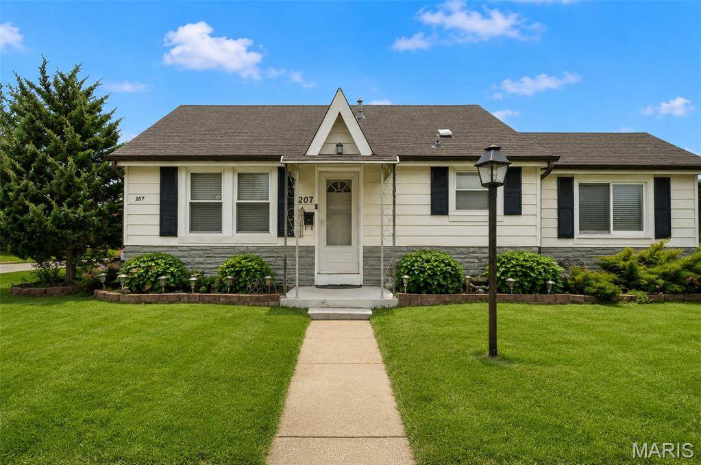 207 Marilyn Estates DR, St Louis, MO 63123