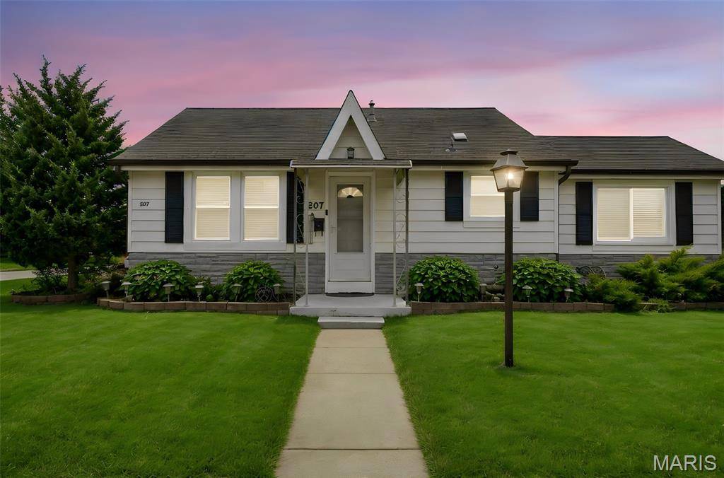 207 Marilyn Estates DR, St Louis, MO 63123