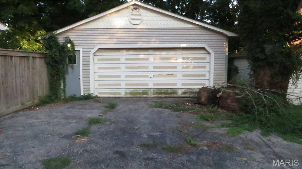 2315 Brown ST, Alton, IL 62002