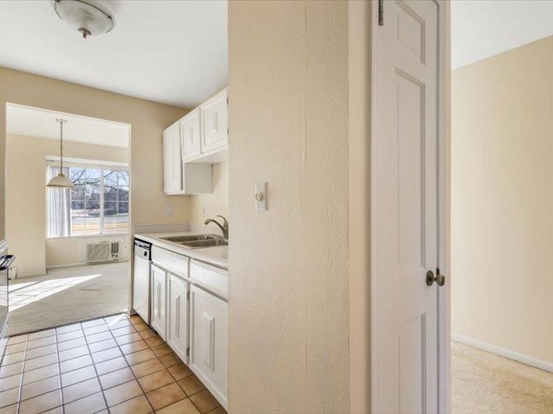 706 Kiwanis DR #4, Freeport, IL 61032