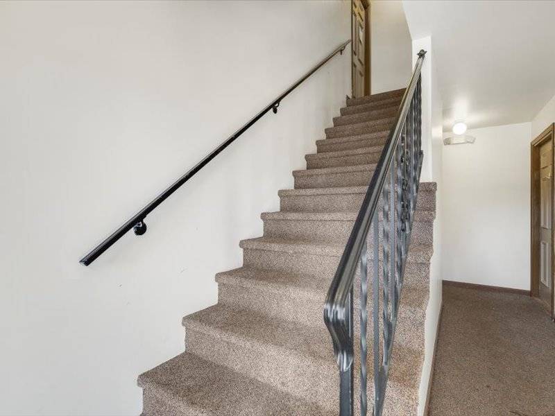 706 Kiwanis DR #4, Freeport, IL 61032