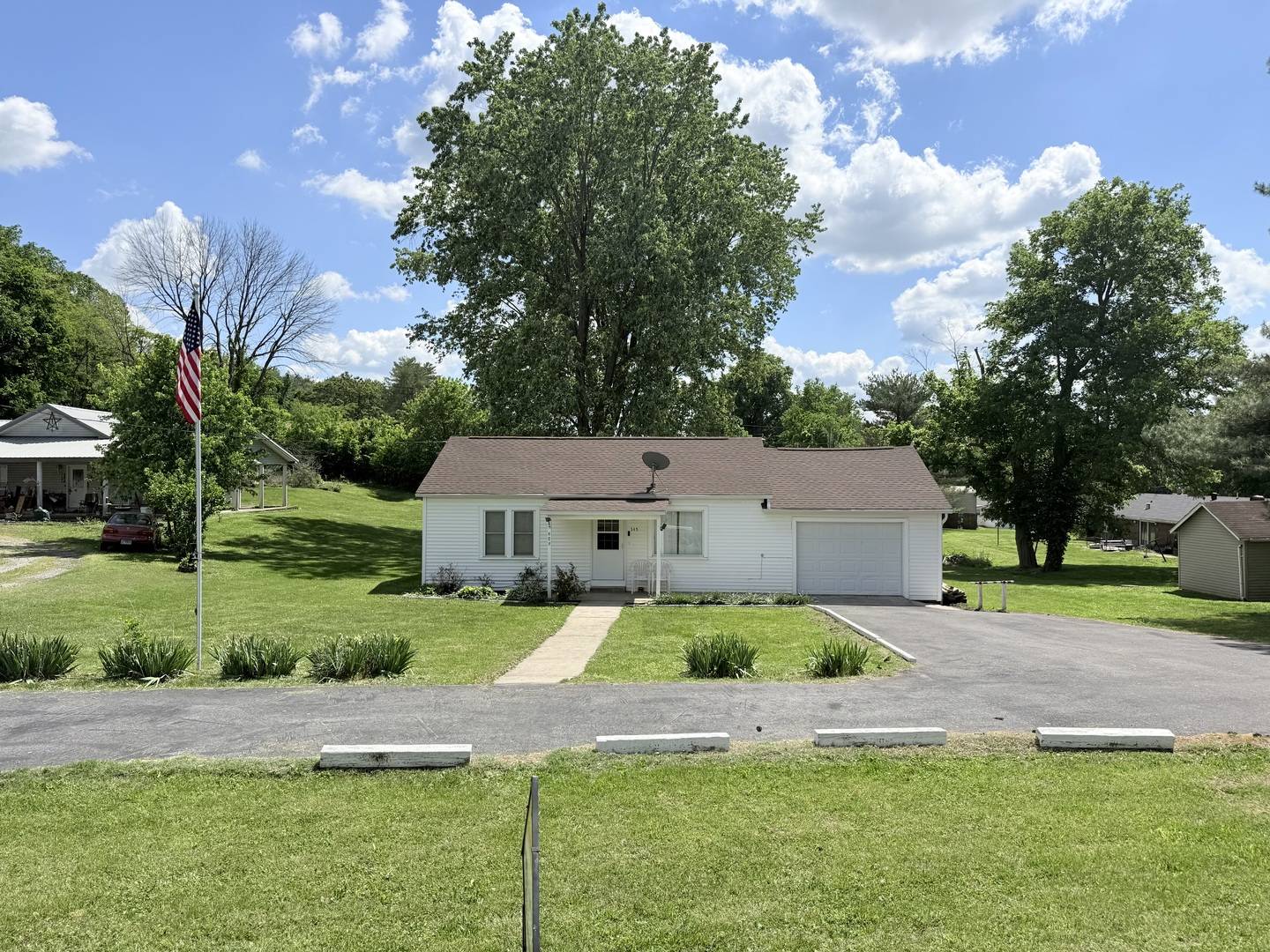 345 E Fords Ferry RD, Cave In Rock, IL 62919