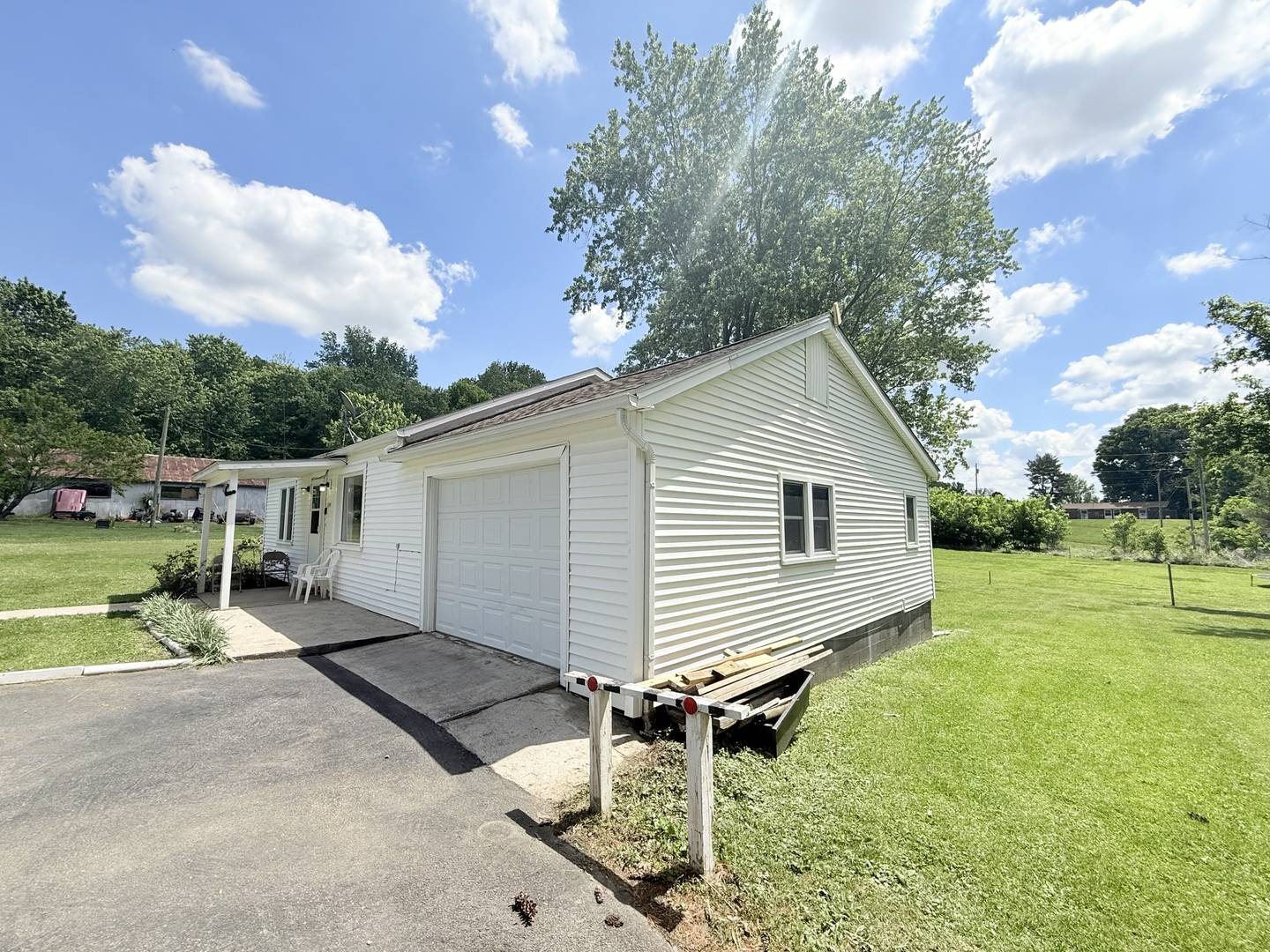 345 E Fords Ferry RD, Cave In Rock, IL 62919